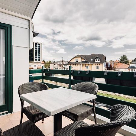 Monarchia Apartman Grand Mosonmagyarovar Ngoại thất bức ảnh