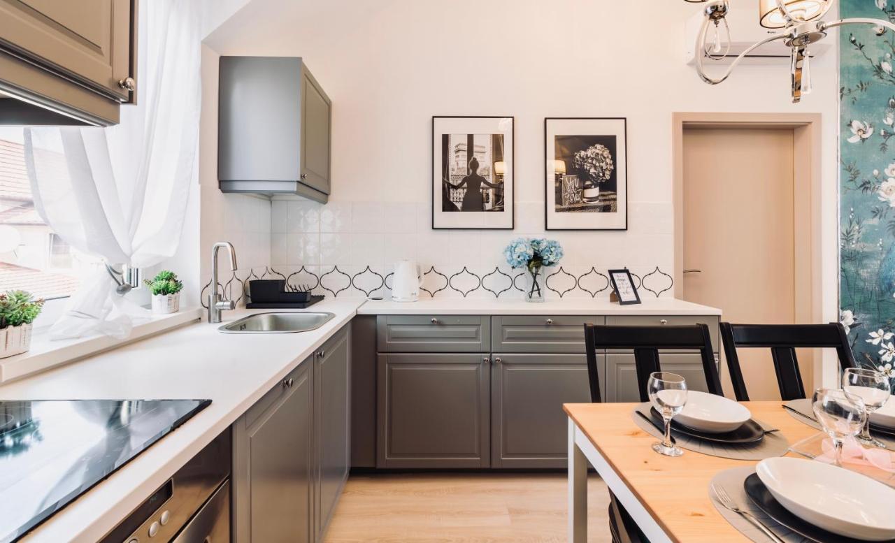 Monarchia Apartman Grand Mosonmagyarovar Ngoại thất bức ảnh